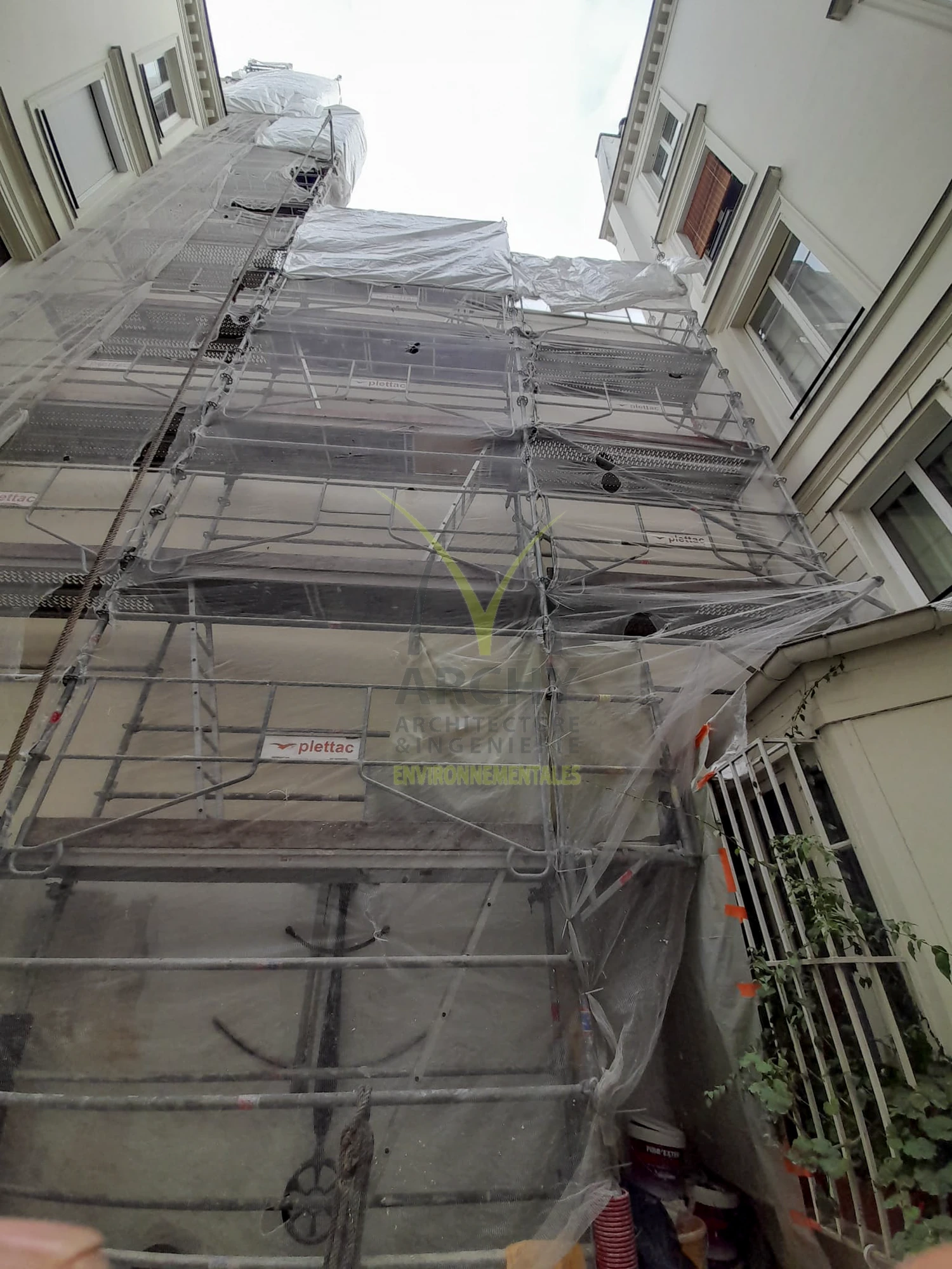 Rue Sainte-Anne · Paris — Prendre soin de l’enveloppe : retour sur une intervention, vue 1 · Archives · février 2023