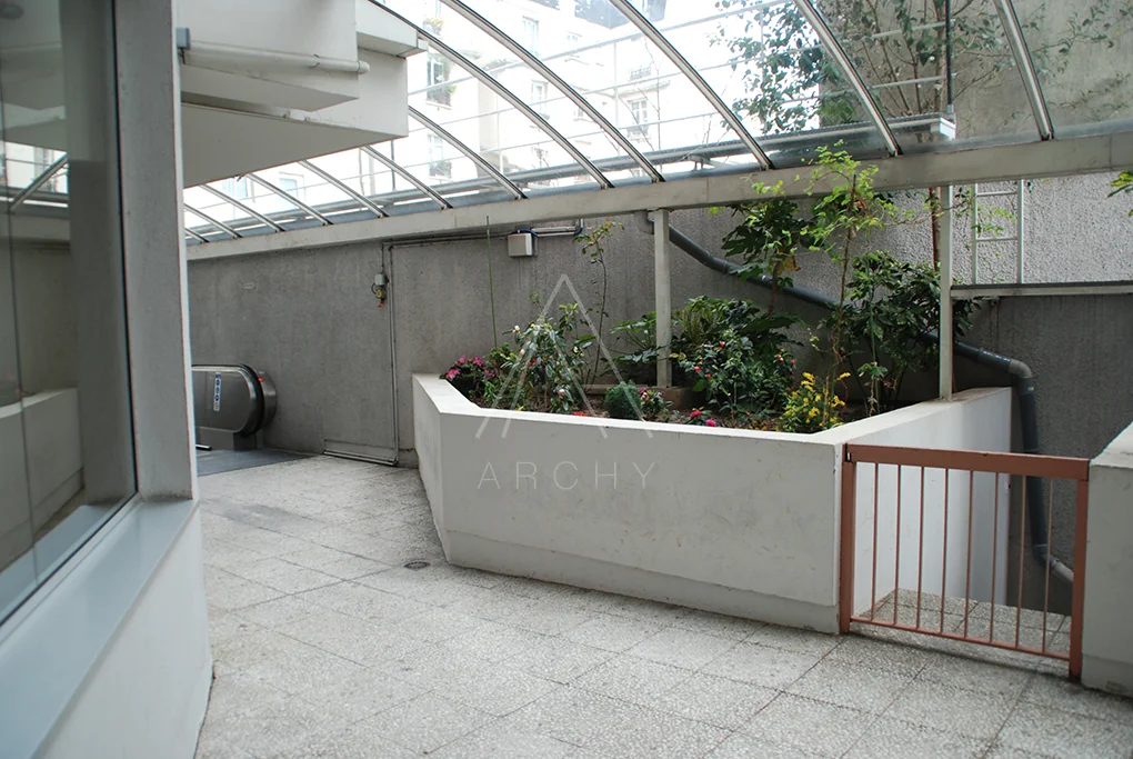 Accès sous verrière — archives