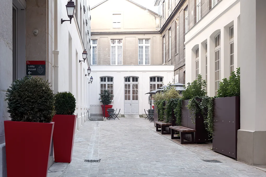 Cour achevée
