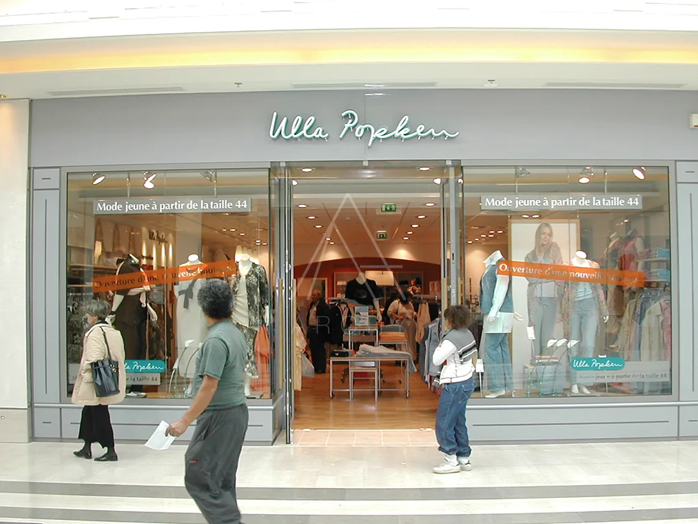 Façade de la boutique achevée